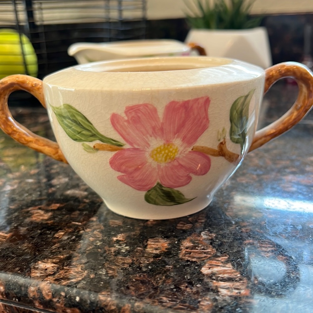 Maruta Ware Pink Dogwood Sugar Bowl